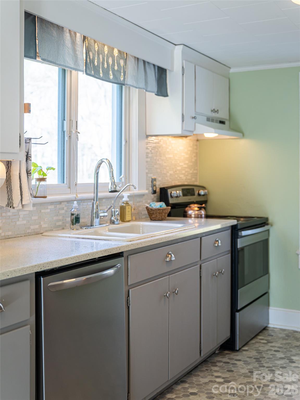 516 Onteora Boulevard — Asheville