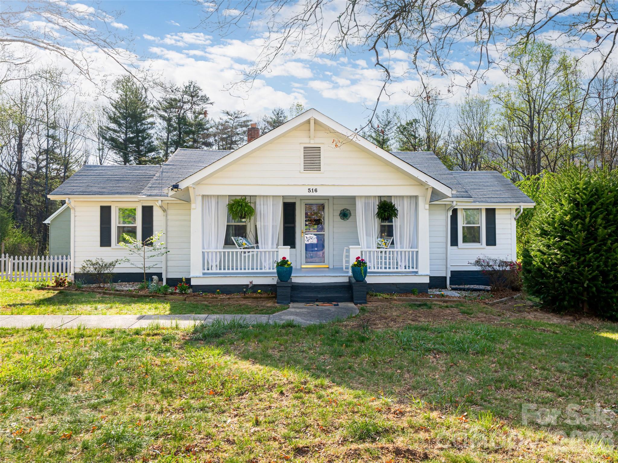 516 Onteora Boulevard — Asheville