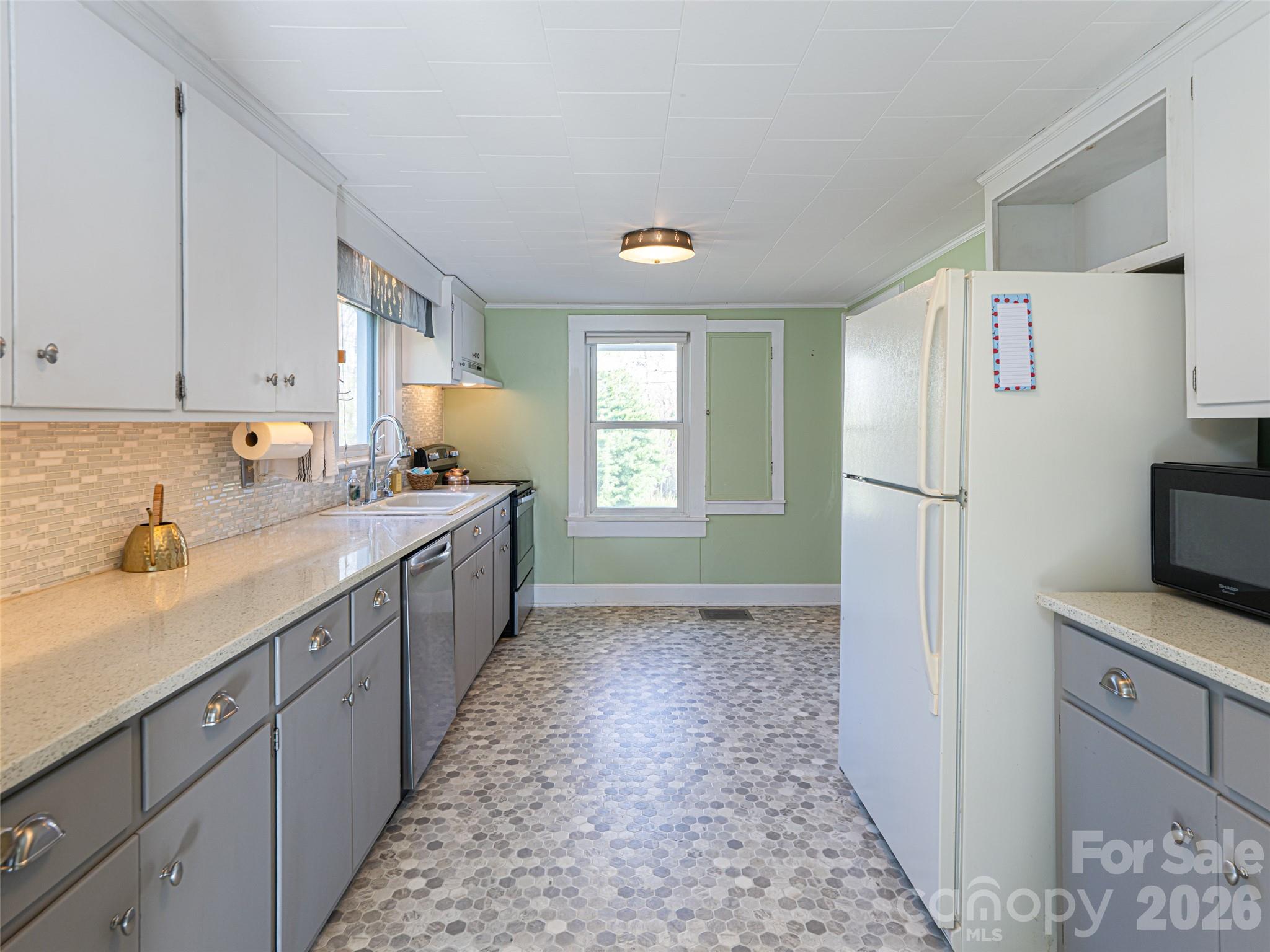 516 Onteora Boulevard — Asheville