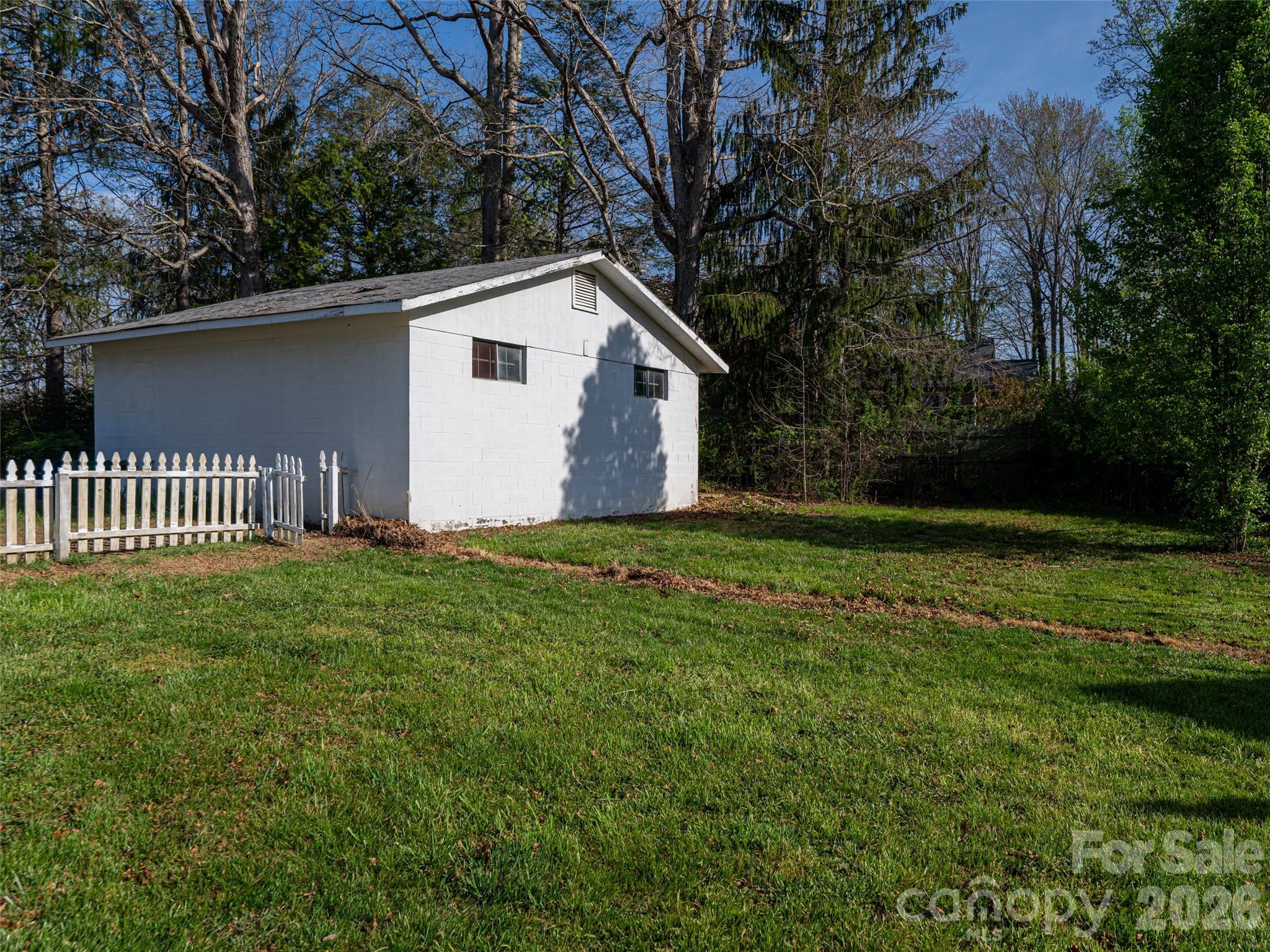 516 Onteora Boulevard — Asheville