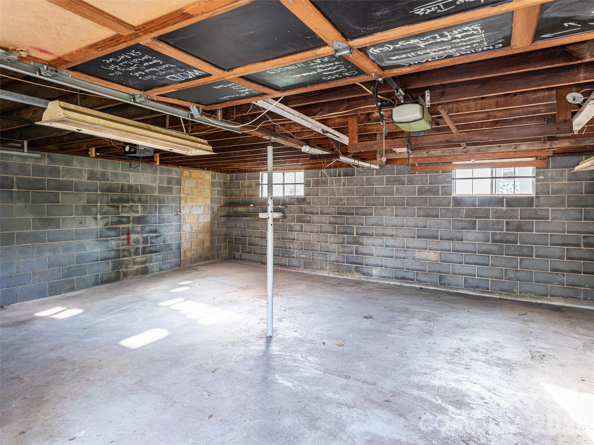 516 Onteora Boulevard — Asheville