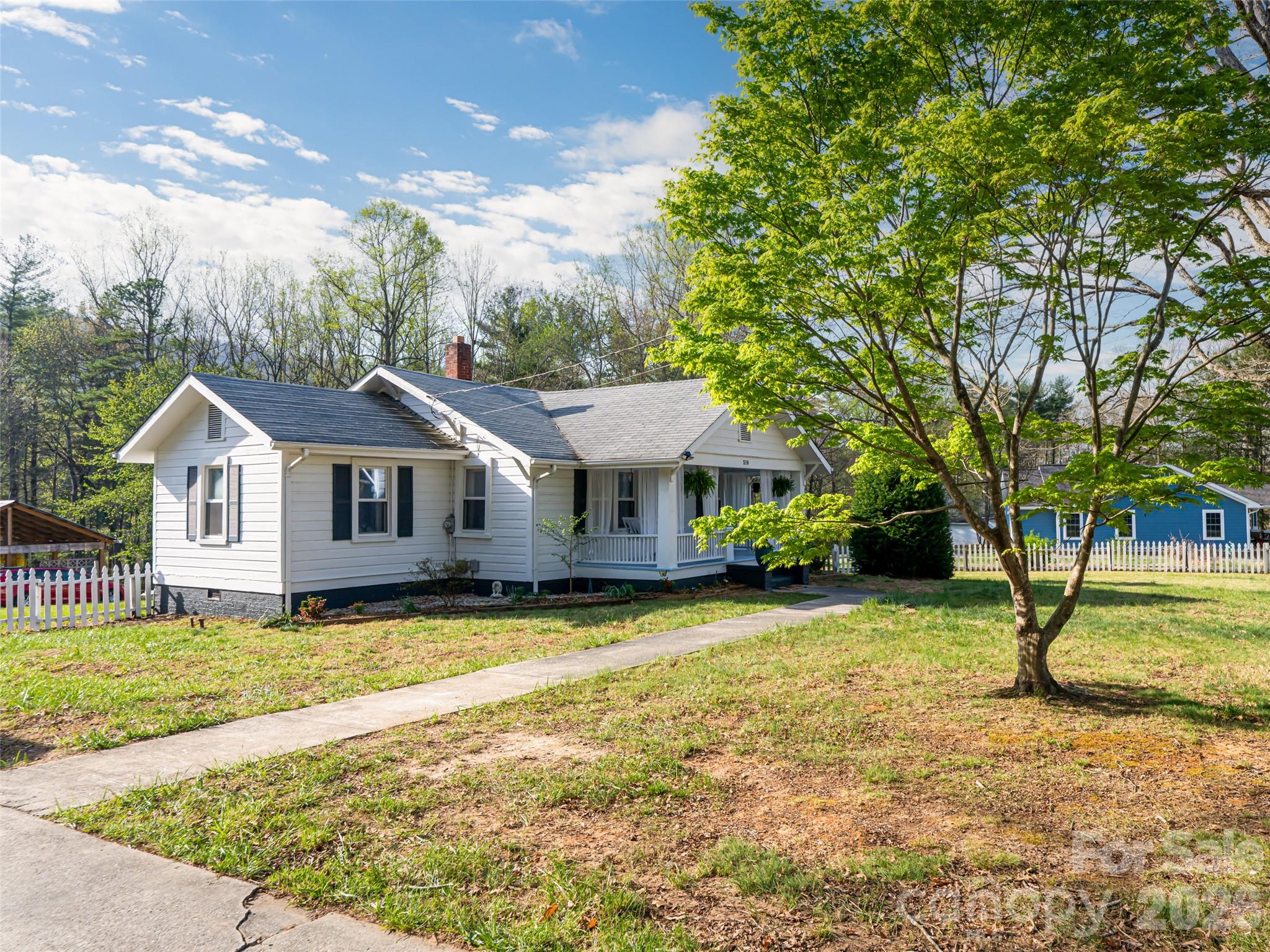 516 Onteora Boulevard — Asheville