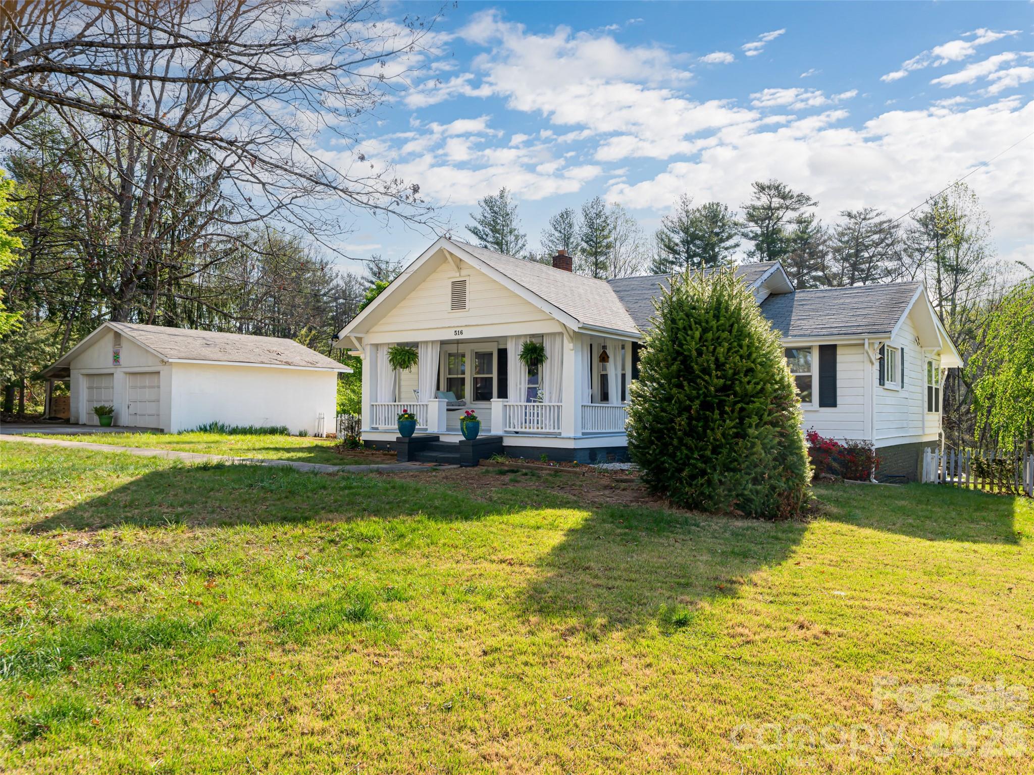 516 Onteora Boulevard — Asheville