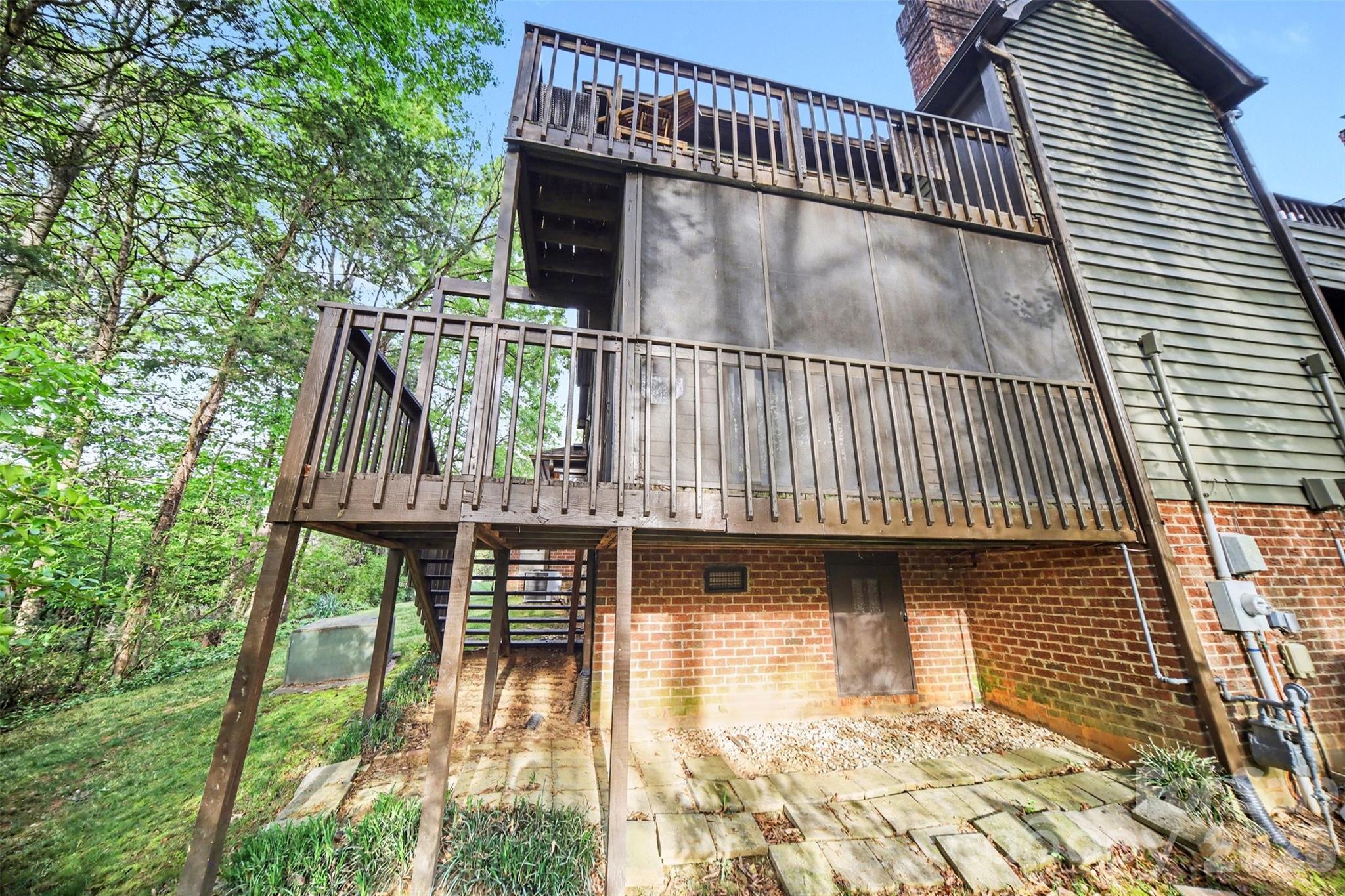 7443 Newmans Lane — Charlotte