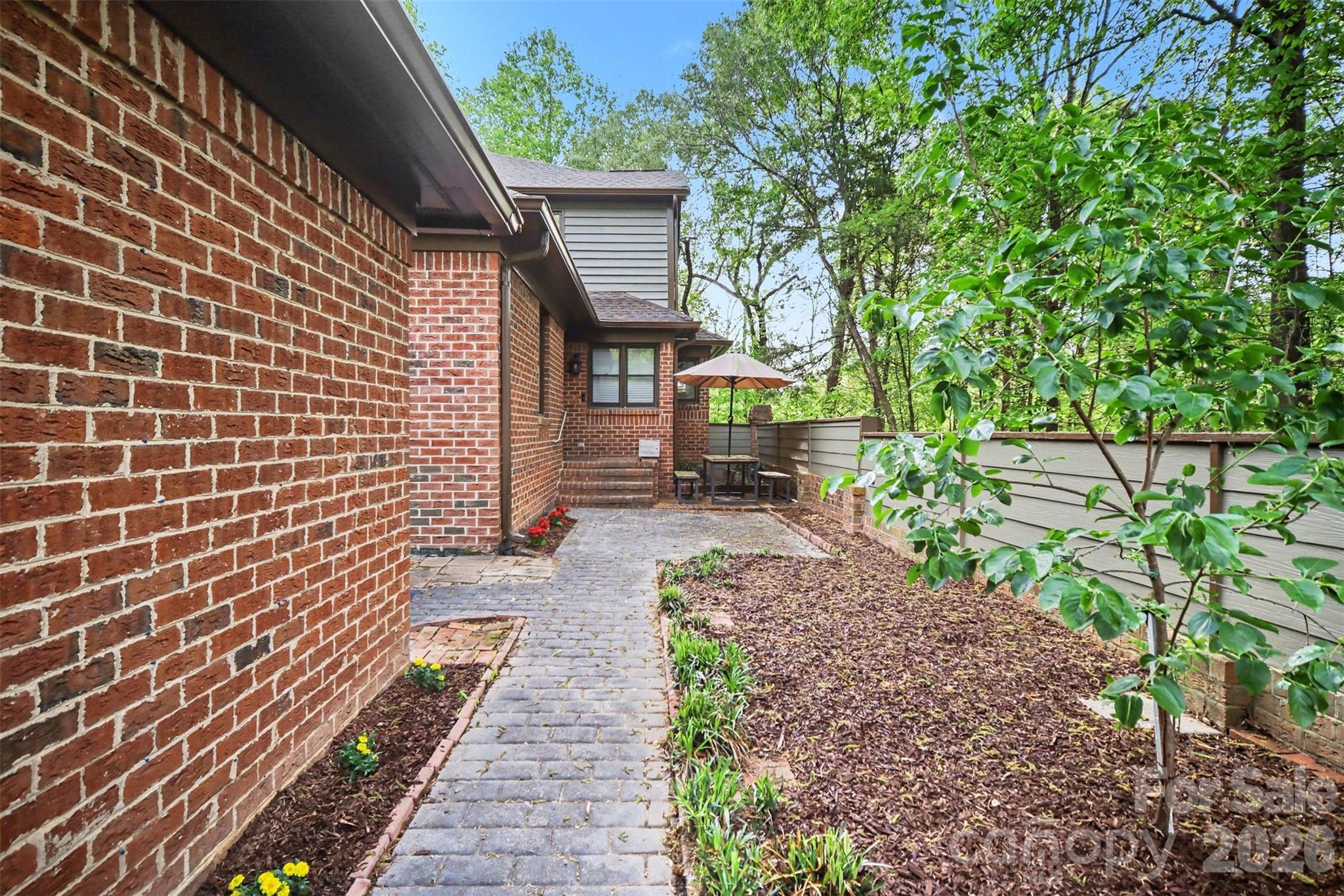 7443 Newmans Lane — Charlotte