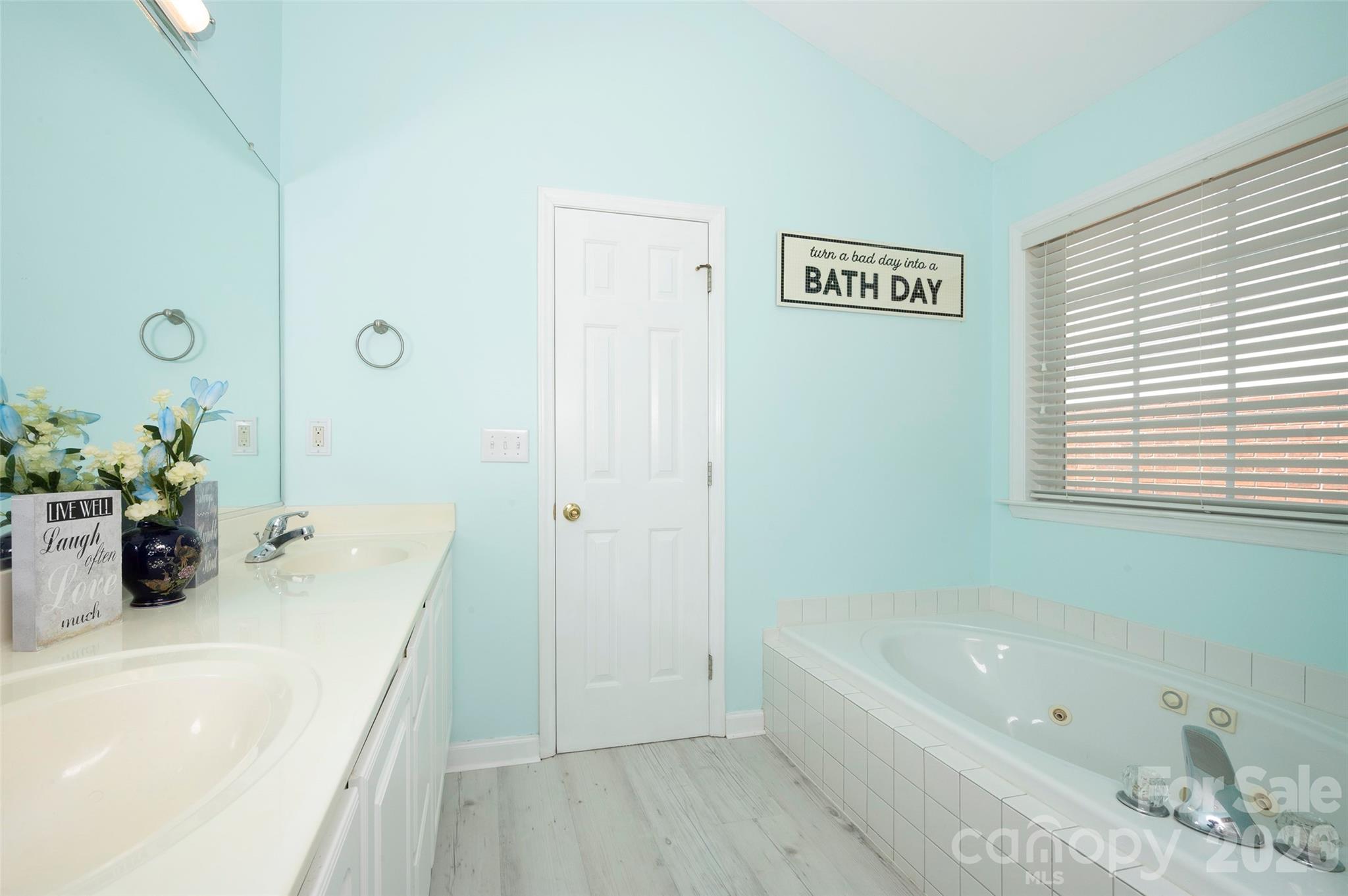 5125 Old Plantation Circle — Winston Salem