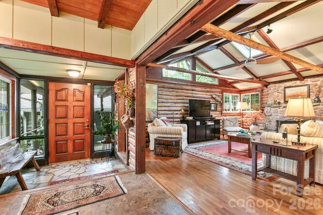 20 Deva Glen Road — Asheville
