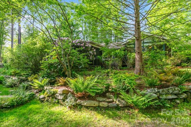 20 Deva Glen Road — Asheville