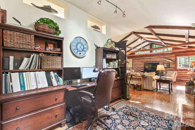 20 Deva Glen Road — Asheville