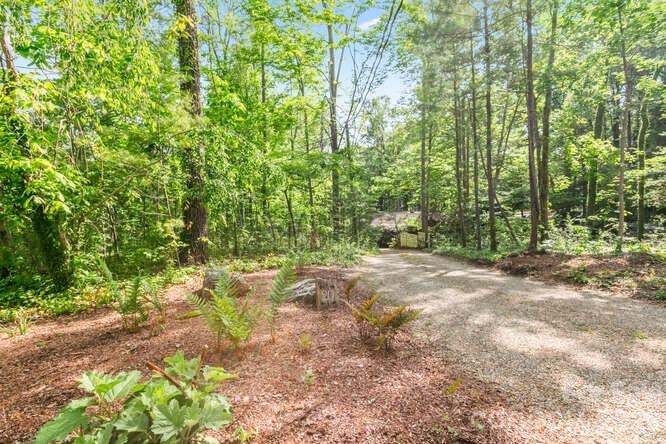 20 Deva Glen Road — Asheville