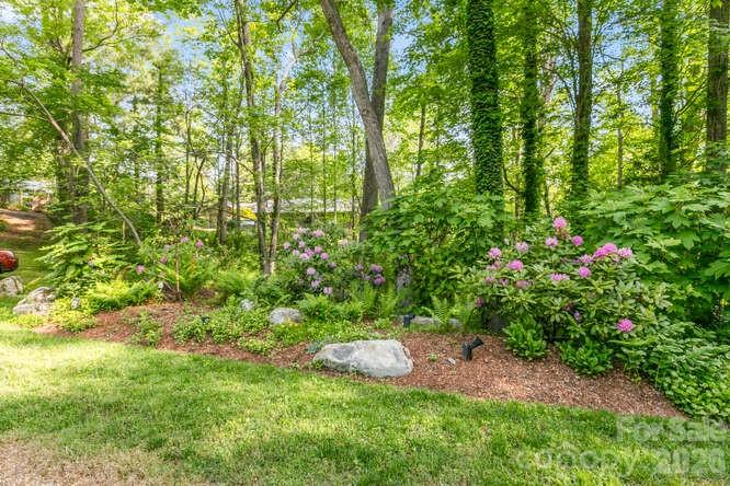 20 Deva Glen Road — Asheville