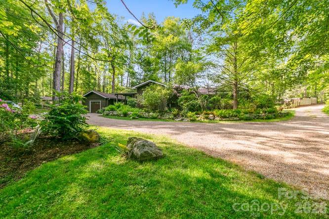 20 Deva Glen Road — Asheville