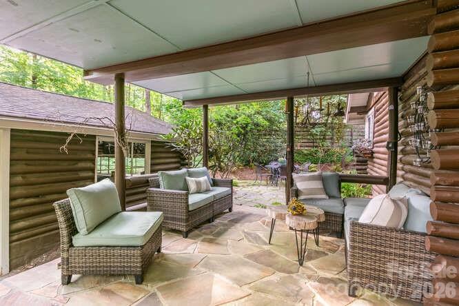 20 Deva Glen Road — Asheville