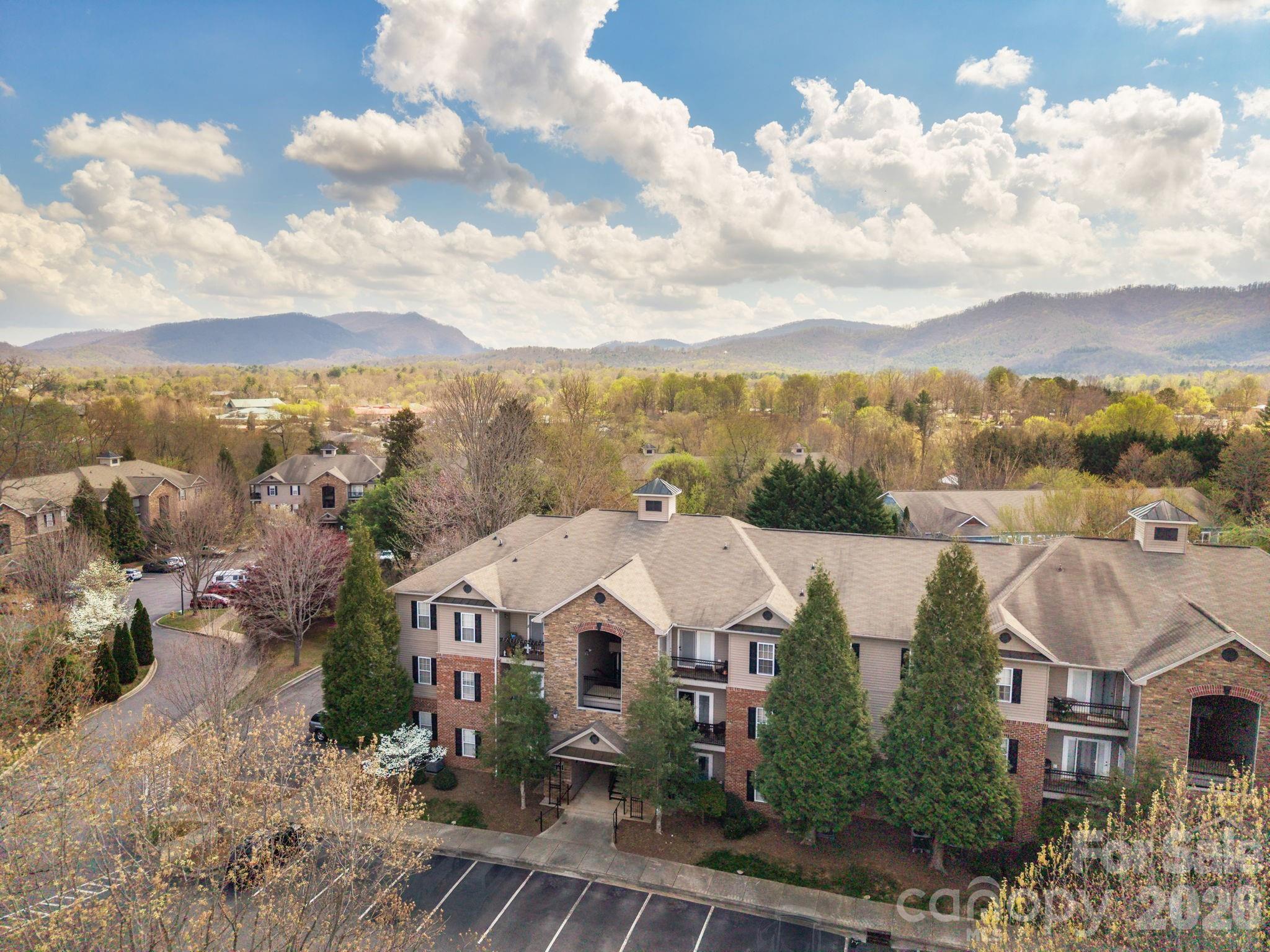 123 Appeldoorn Circle — Asheville