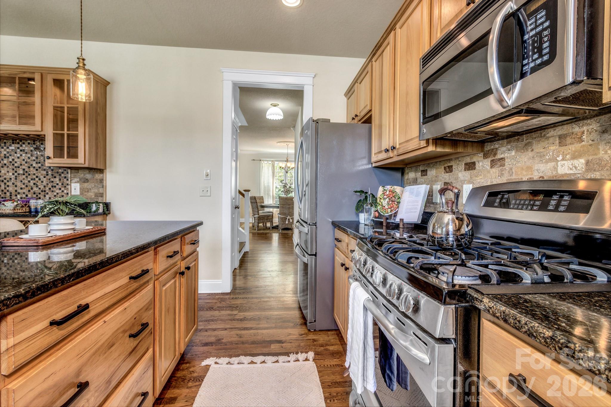 213 Nut Hatch Loop — Arden
