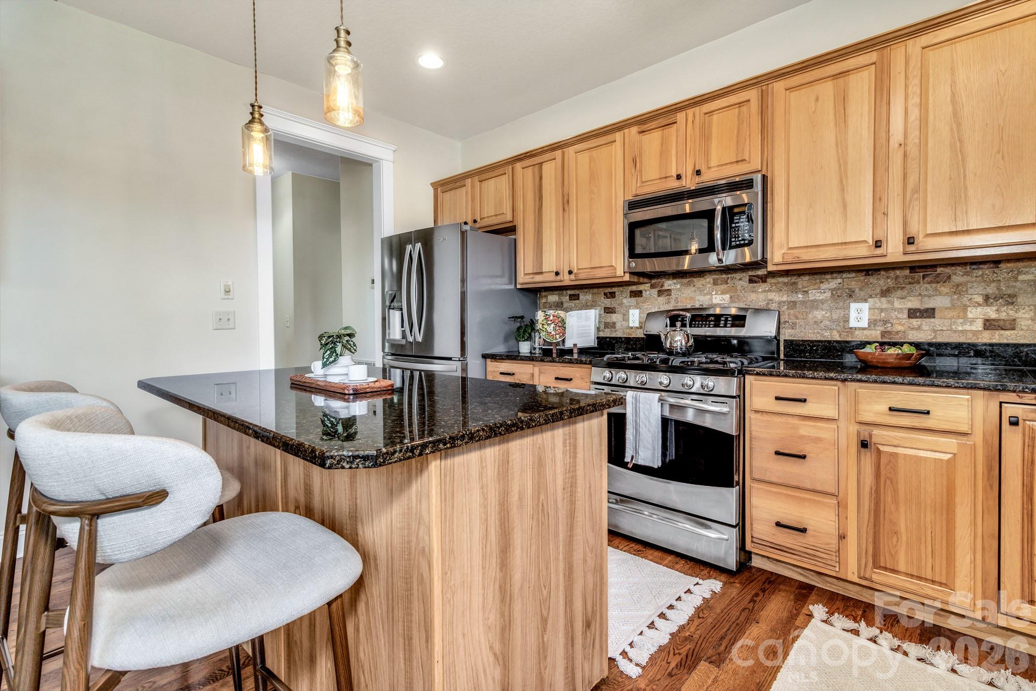 213 Nut Hatch Loop — Arden