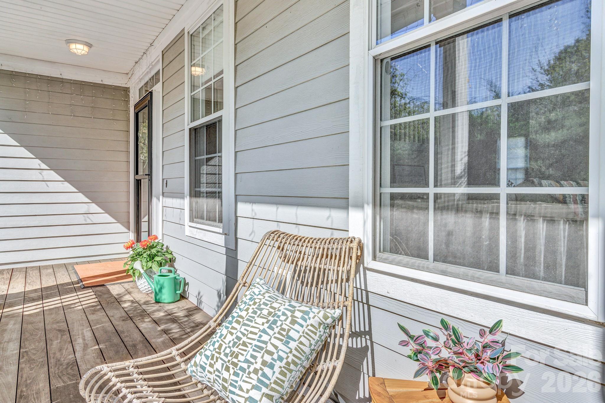 213 Nut Hatch Loop — Arden