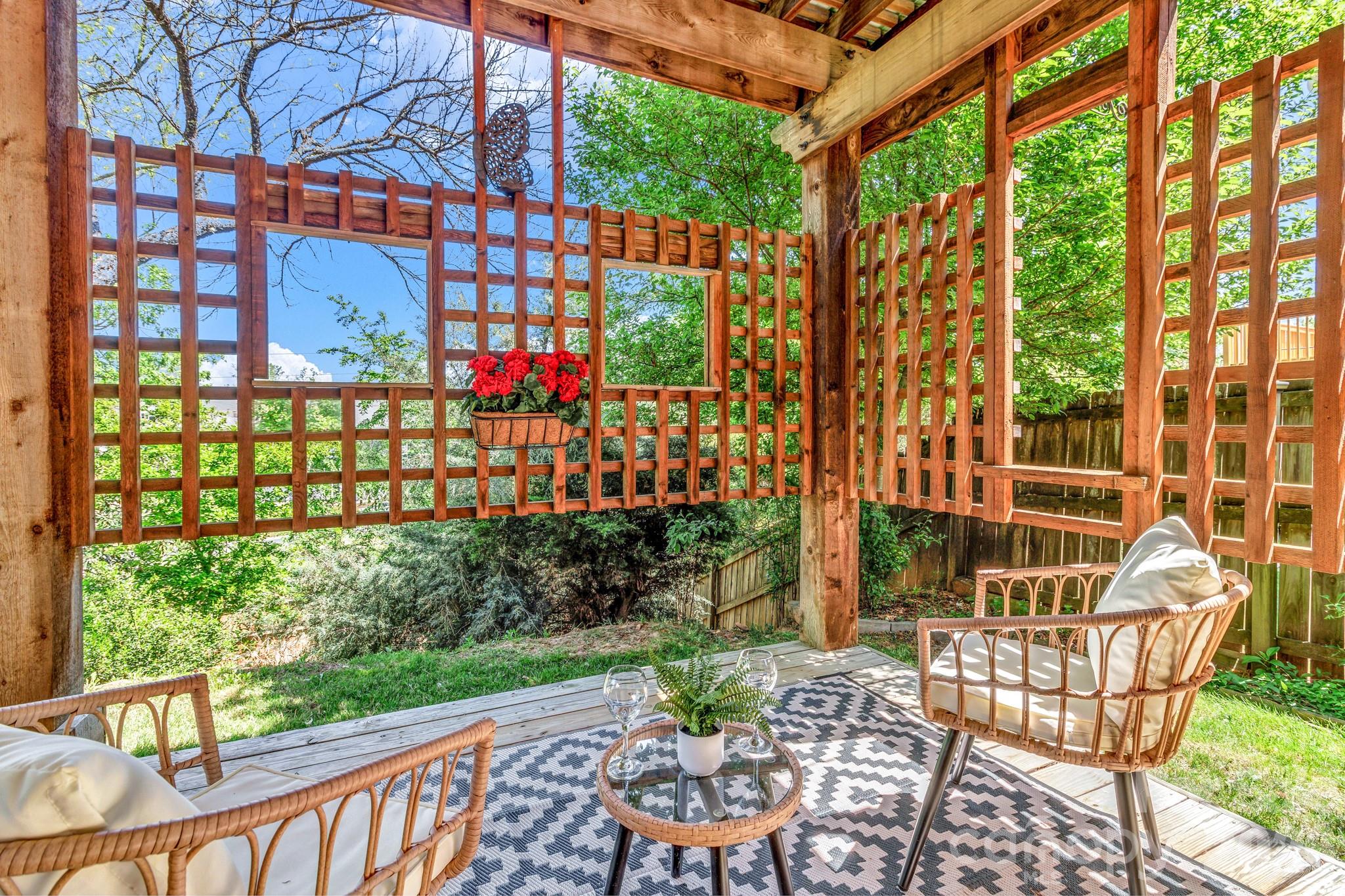 213 Nut Hatch Loop — Arden