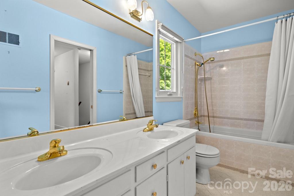 5335 Lansing Drive — Charlotte
