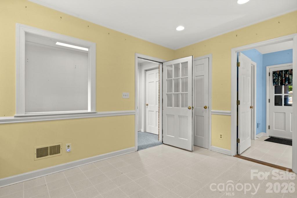 5335 Lansing Drive — Charlotte