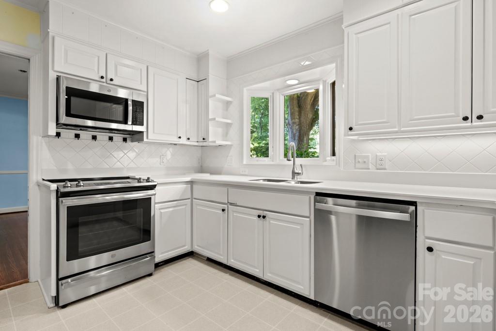 5335 Lansing Drive — Charlotte