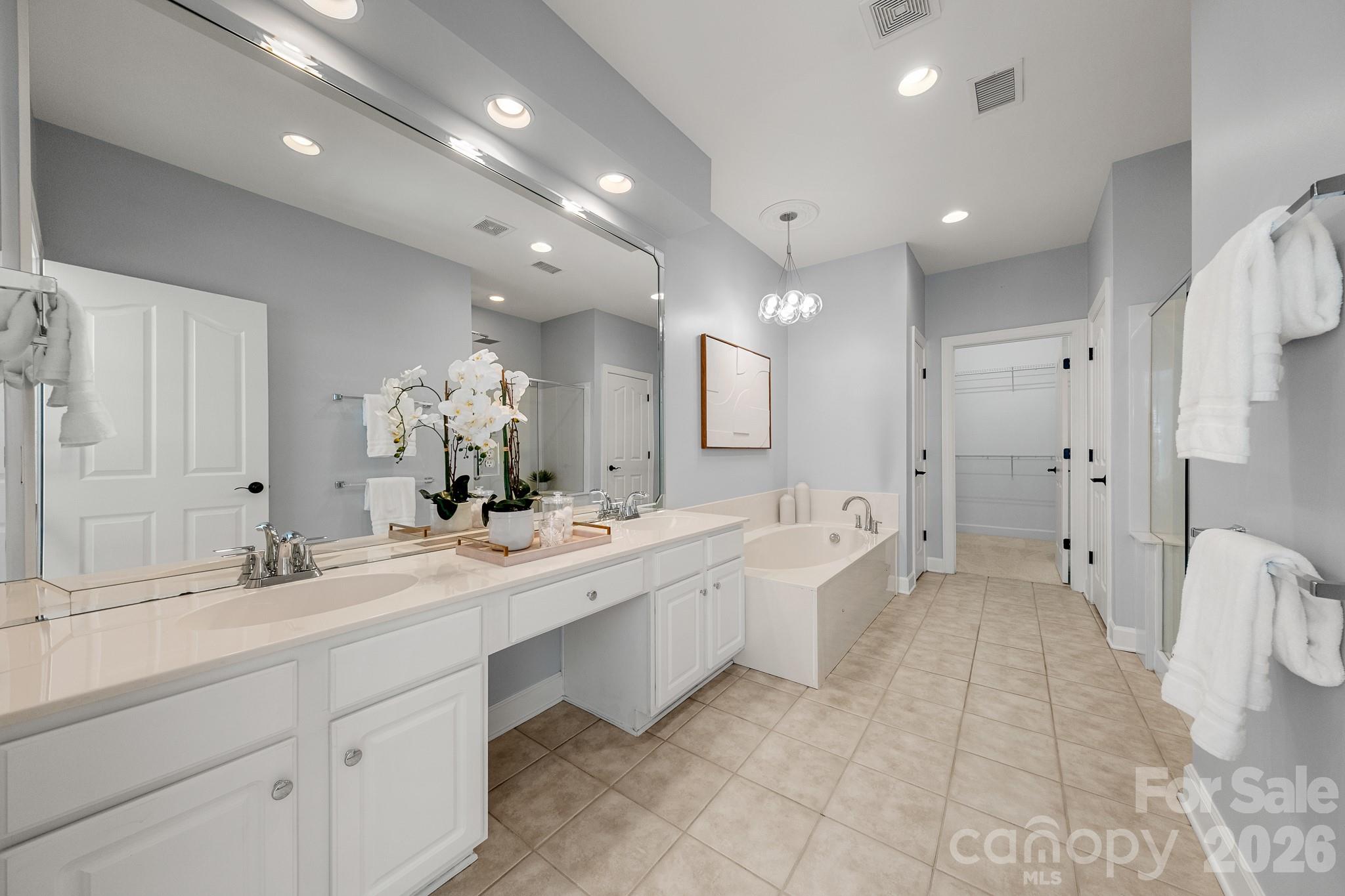 15211 Arleta Circle — Charlotte