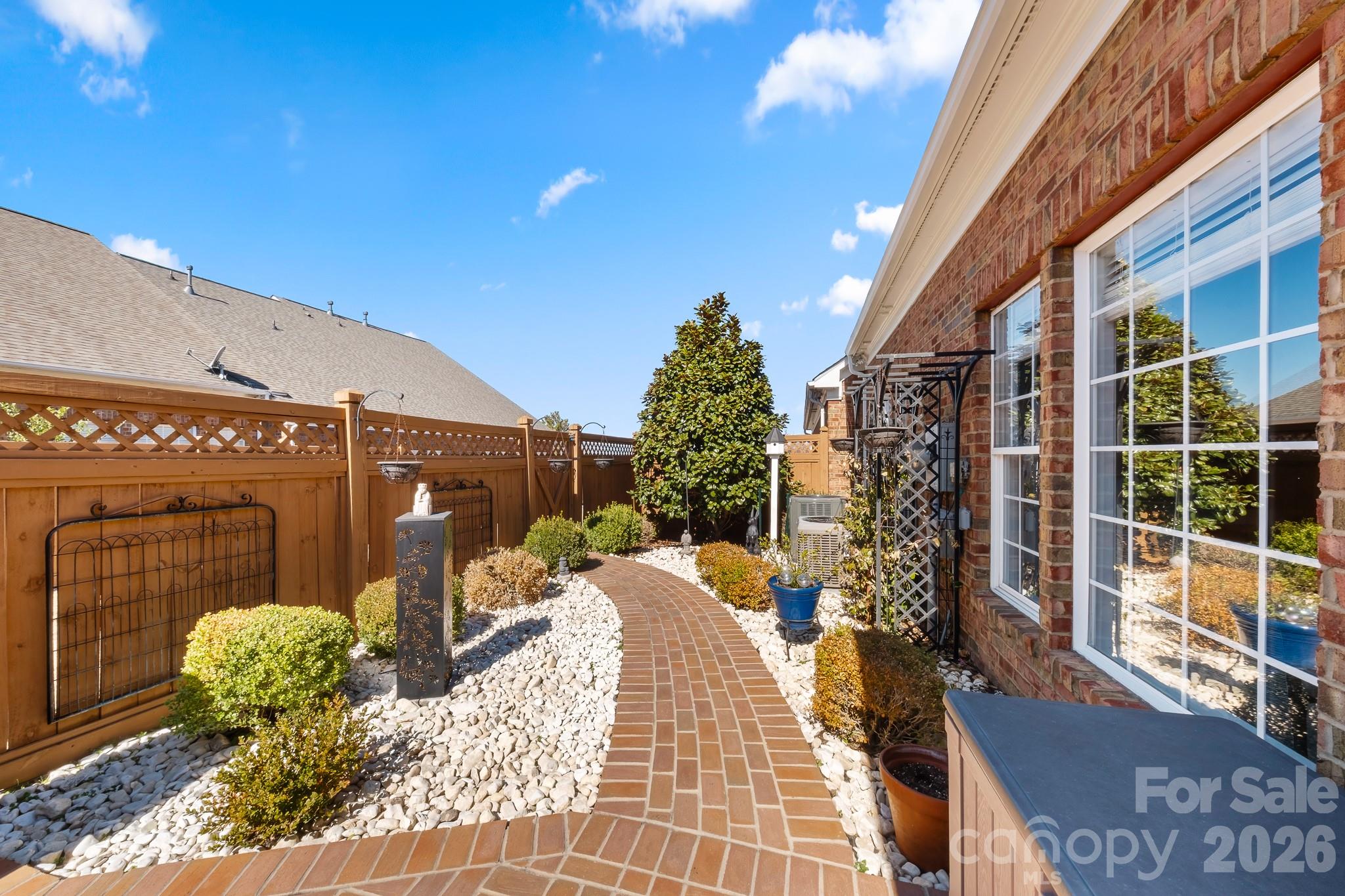 15211 Arleta Circle — Charlotte