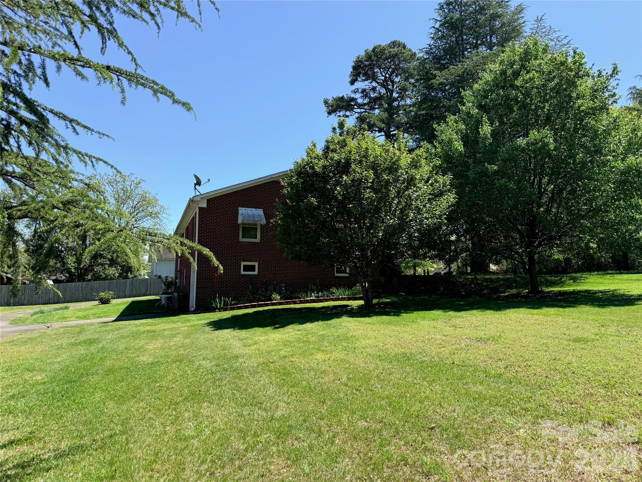 261 Old Caroleen Road — Forest City