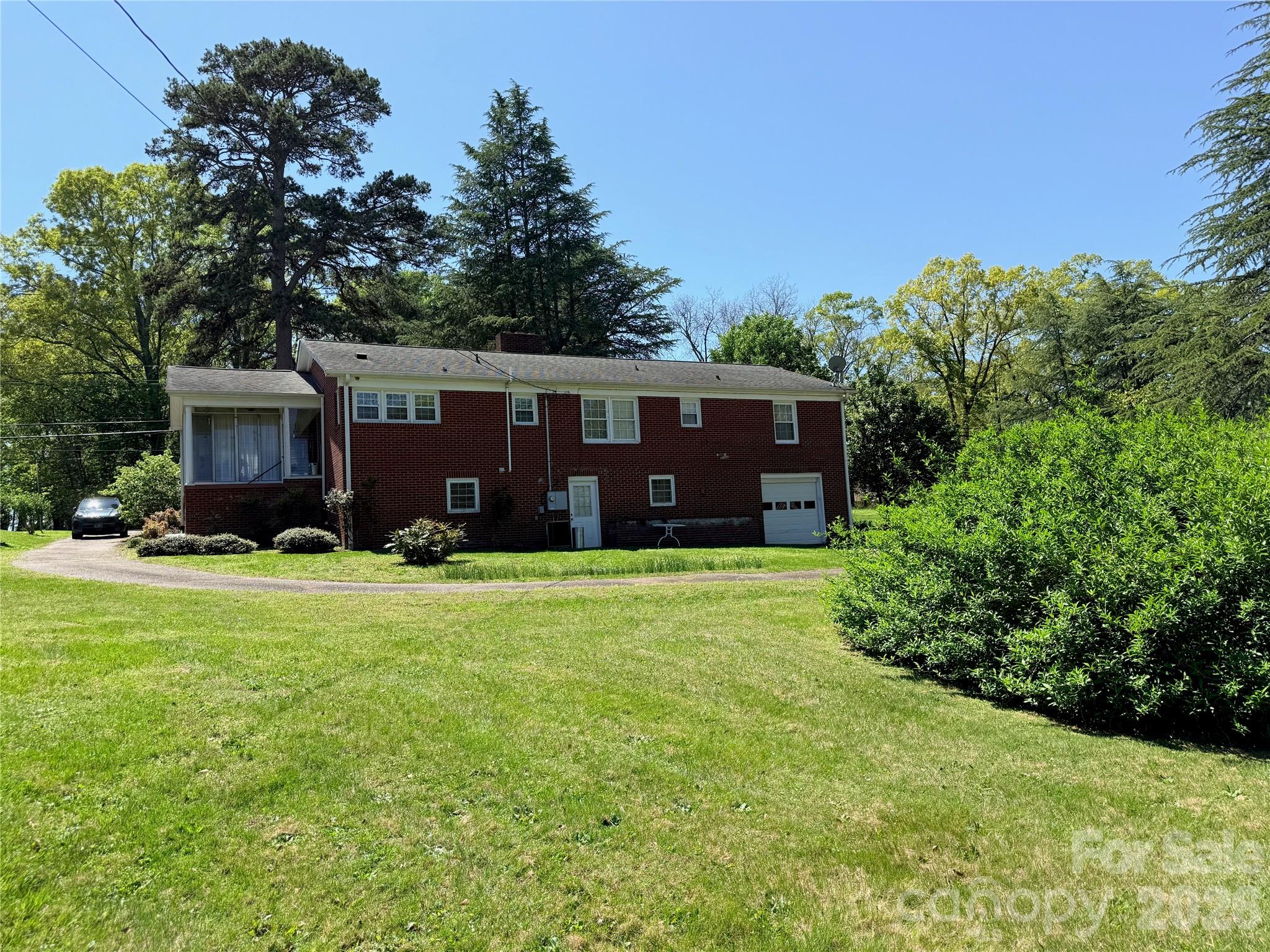 261 Old Caroleen Road — Forest City