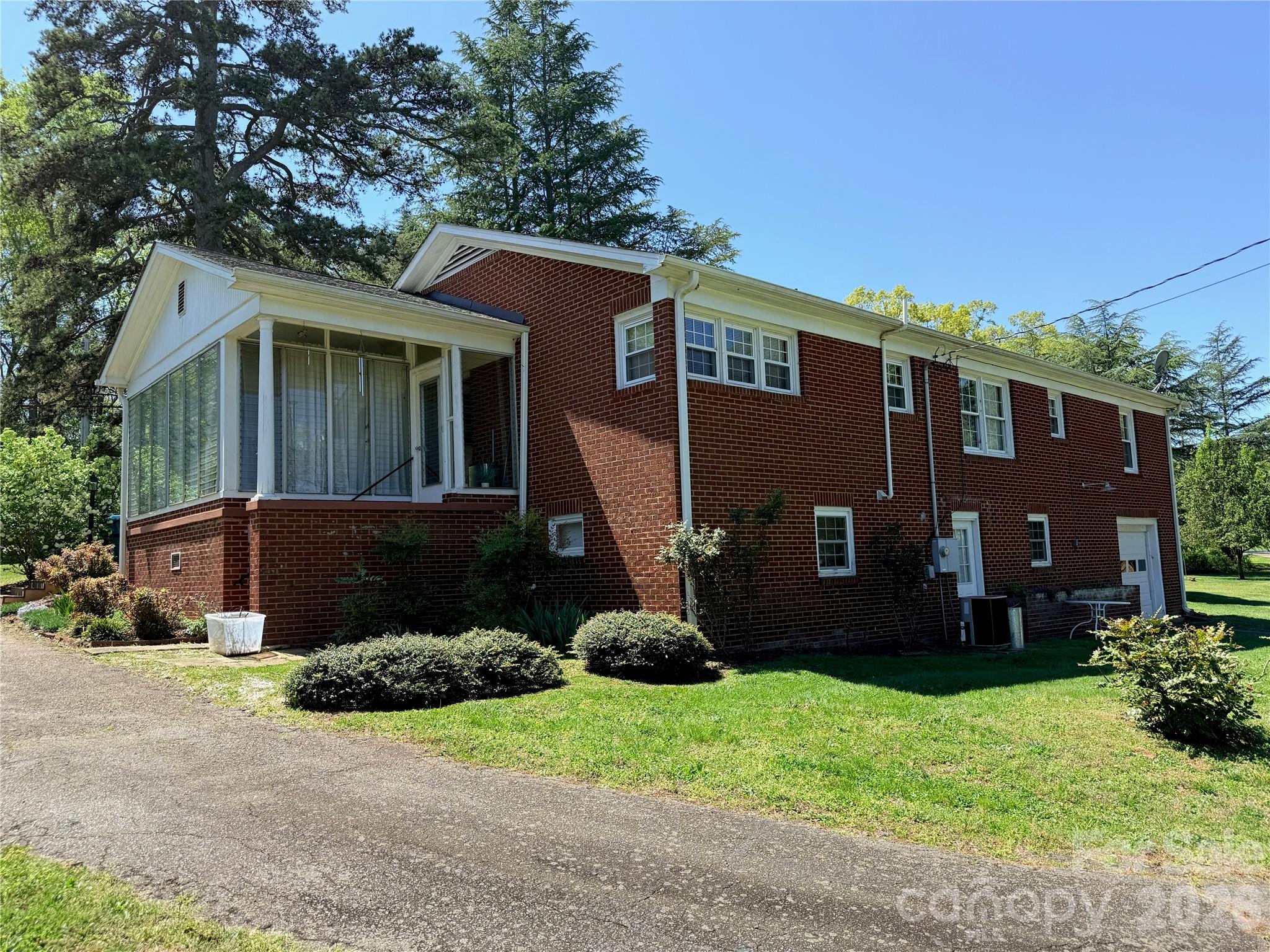 261 Old Caroleen Road — Forest City