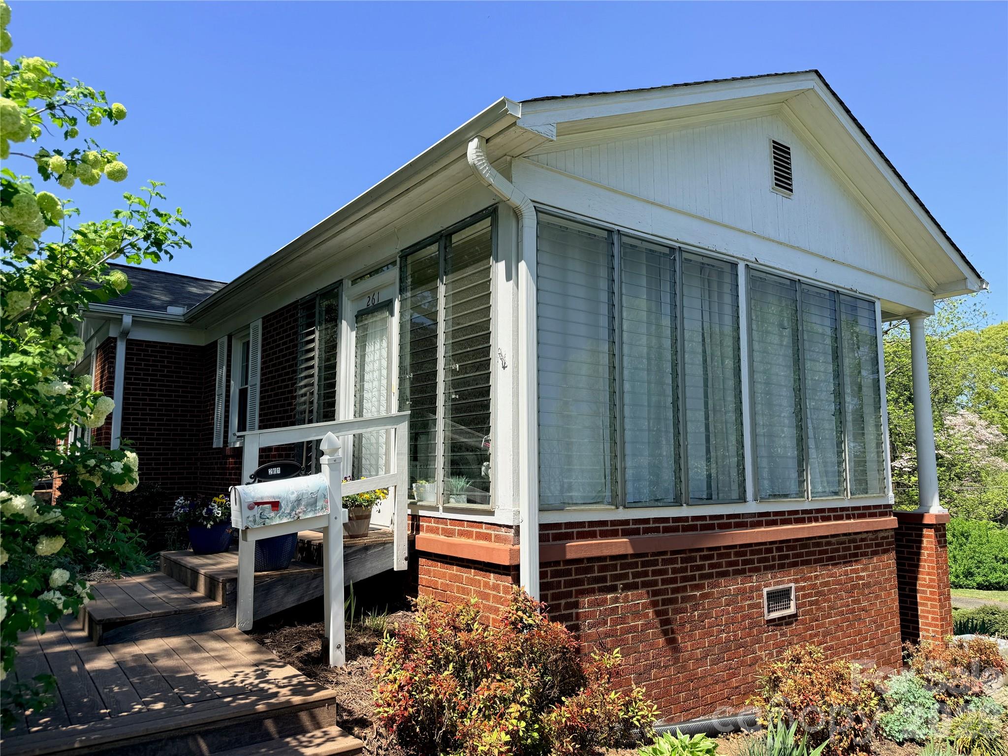 261 Old Caroleen Road — Forest City