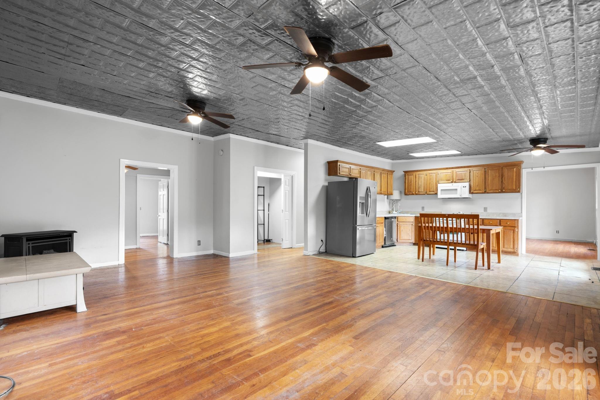 1604 4th Street NE — Hickory