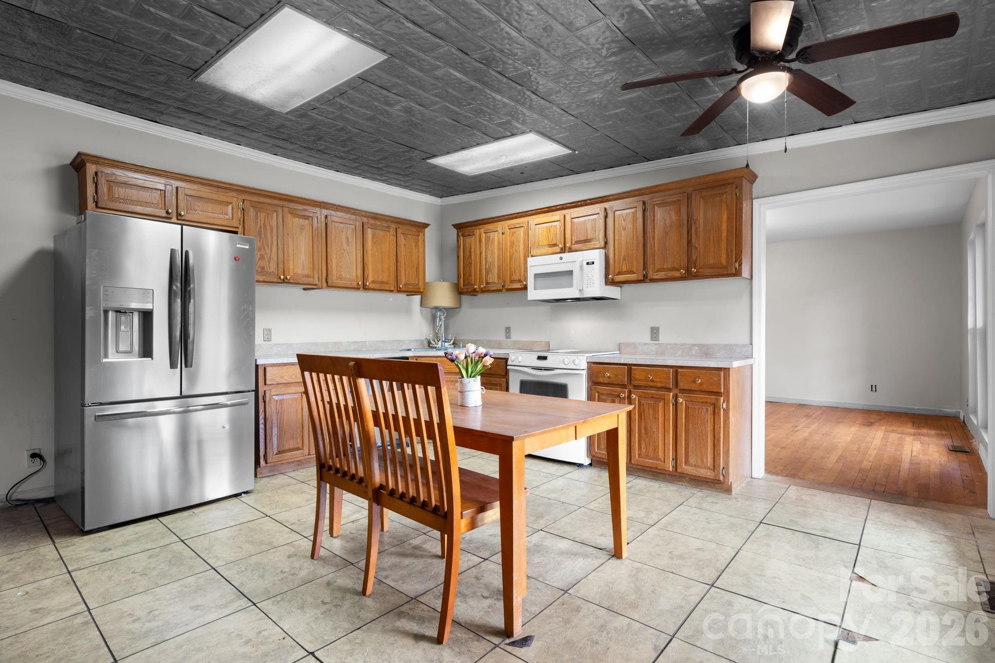 1604 4th Street NE — Hickory