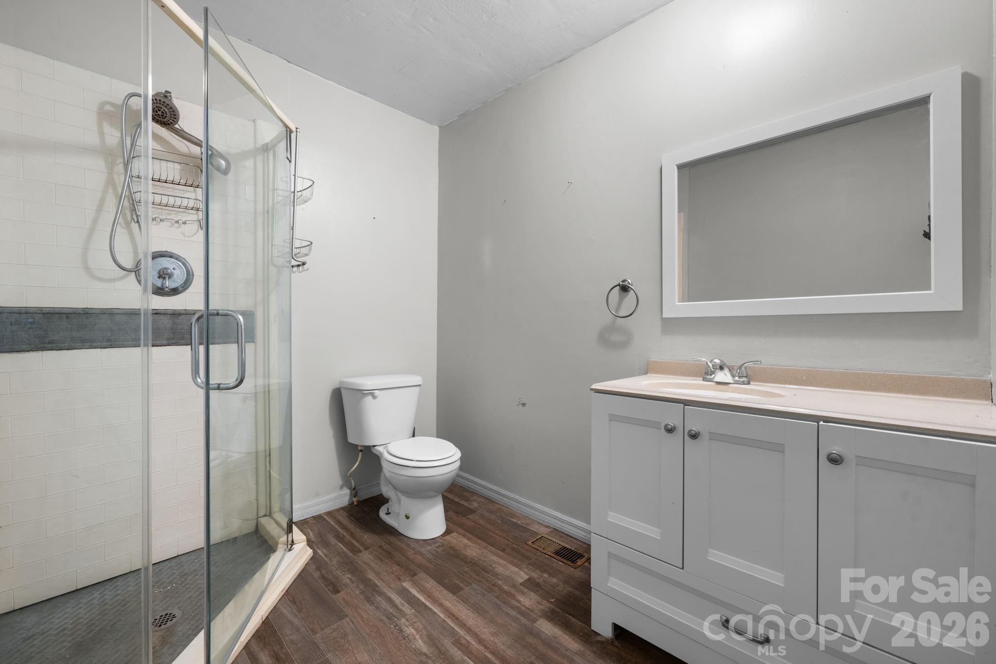 1604 4th Street NE — Hickory