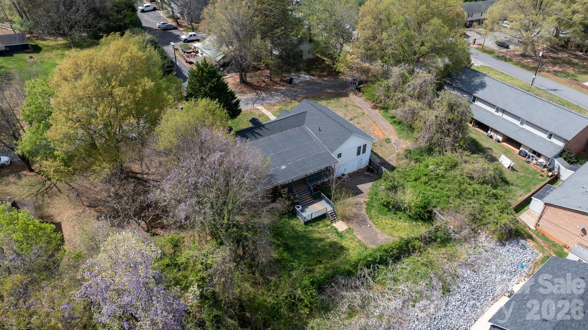 1604 4th Street NE — Hickory