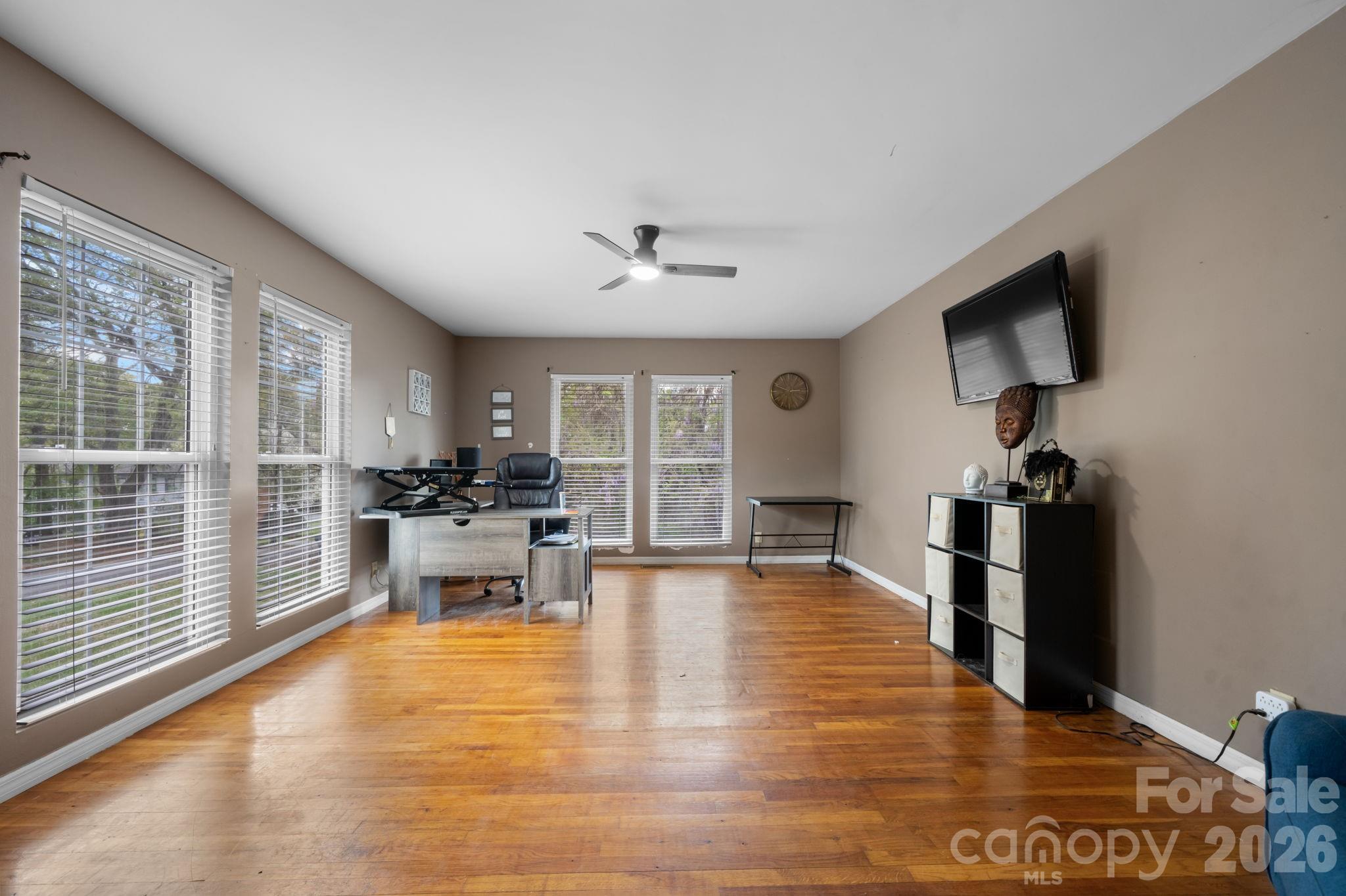 1604 4th Street NE — Hickory
