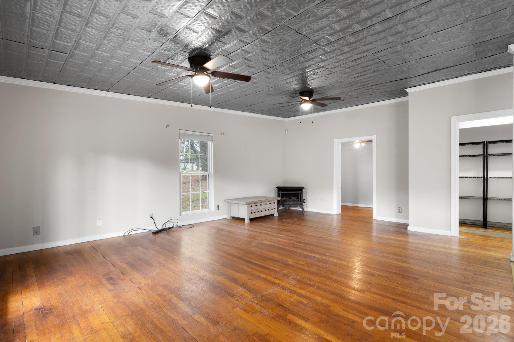 1604 4th Street NE — Hickory