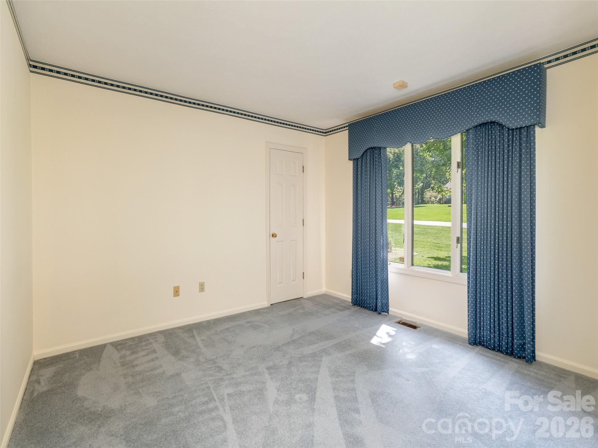 504 Crooked Creek Road — Hendersonville