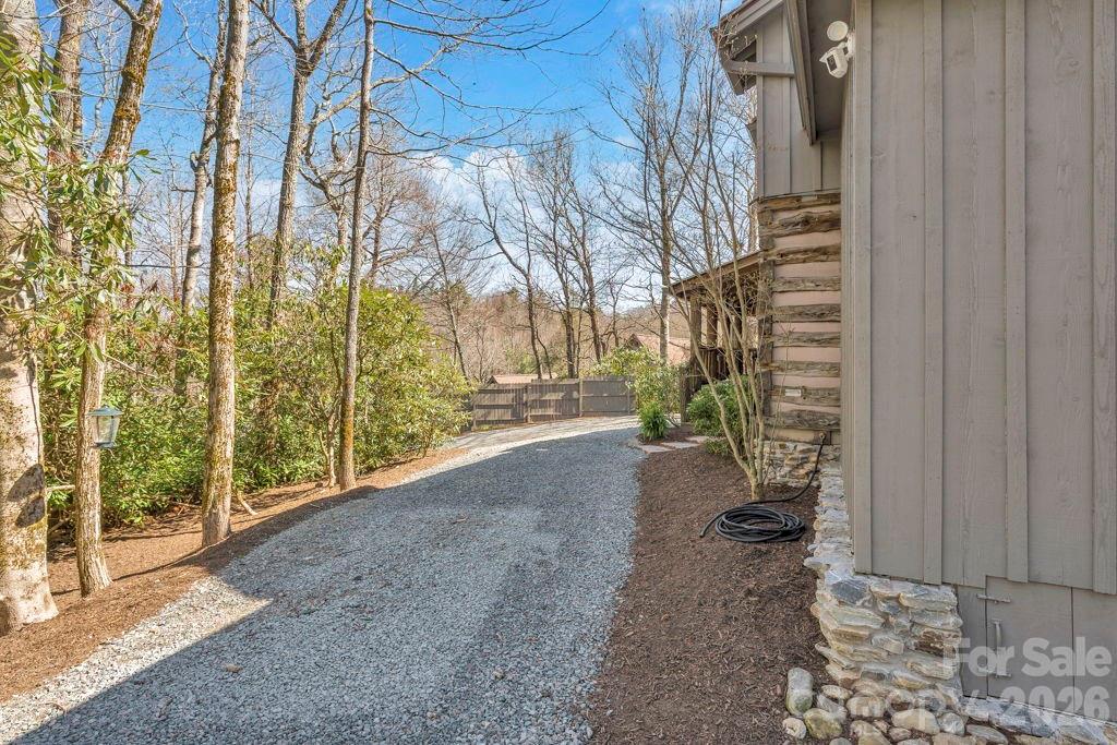 572 Skyland View Drive — Blowing Rock