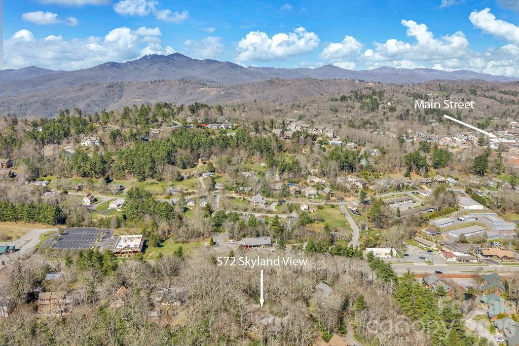 572 Skyland View Drive — Blowing Rock