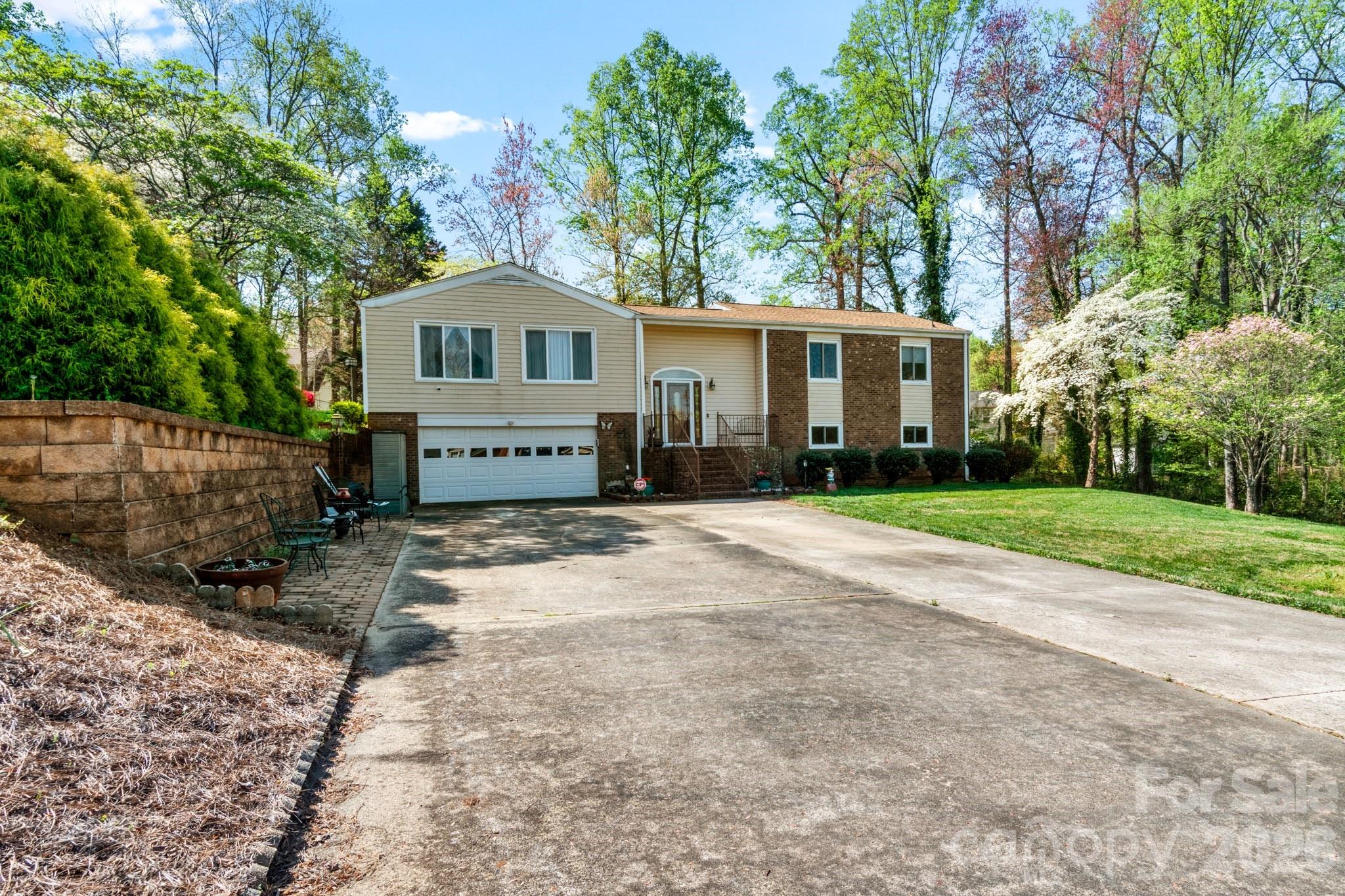 223 Vandyke Street — Kernersville