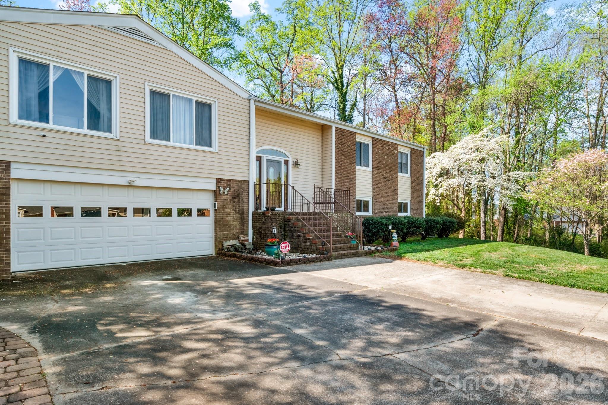 223 Vandyke Street — Kernersville