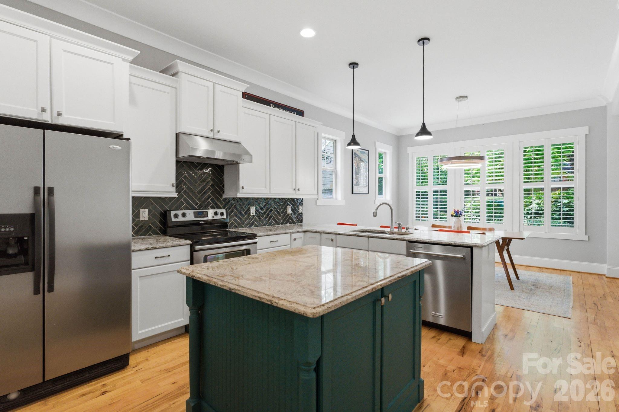 2724 Holt Street — Charlotte