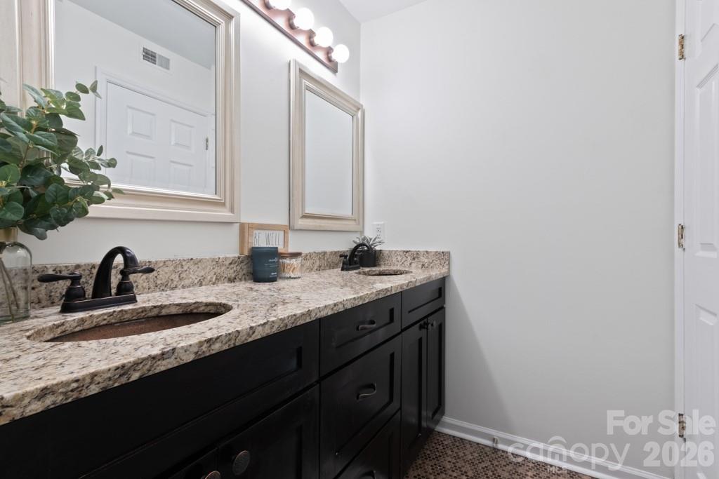 212 W 10th Street — Charlotte