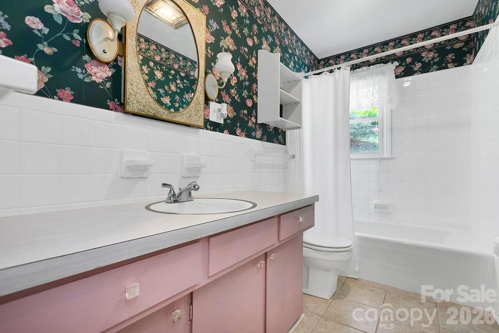 1482 Island Ford Road — Brevard