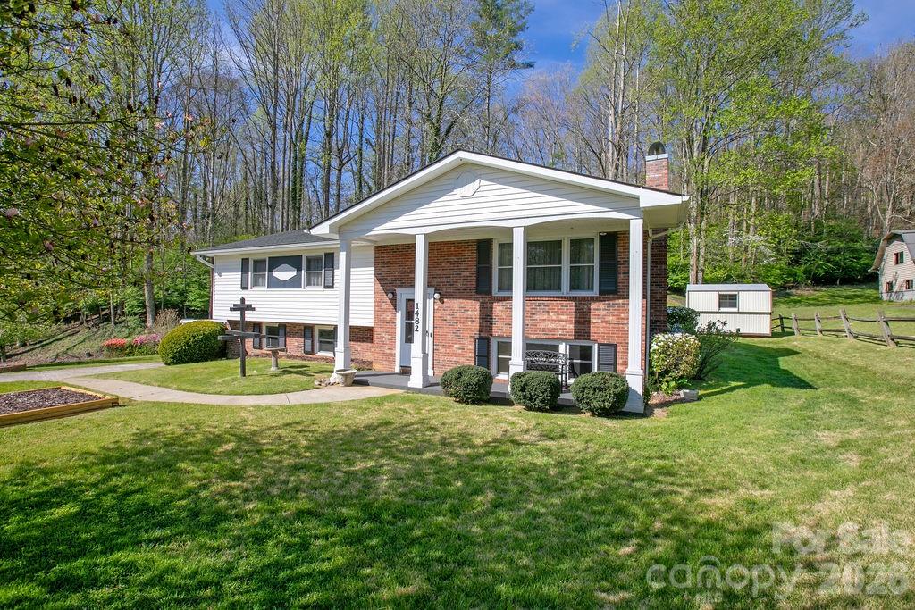 1482 Island Ford Road — Brevard