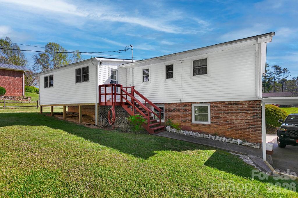 1482 Island Ford Road — Brevard