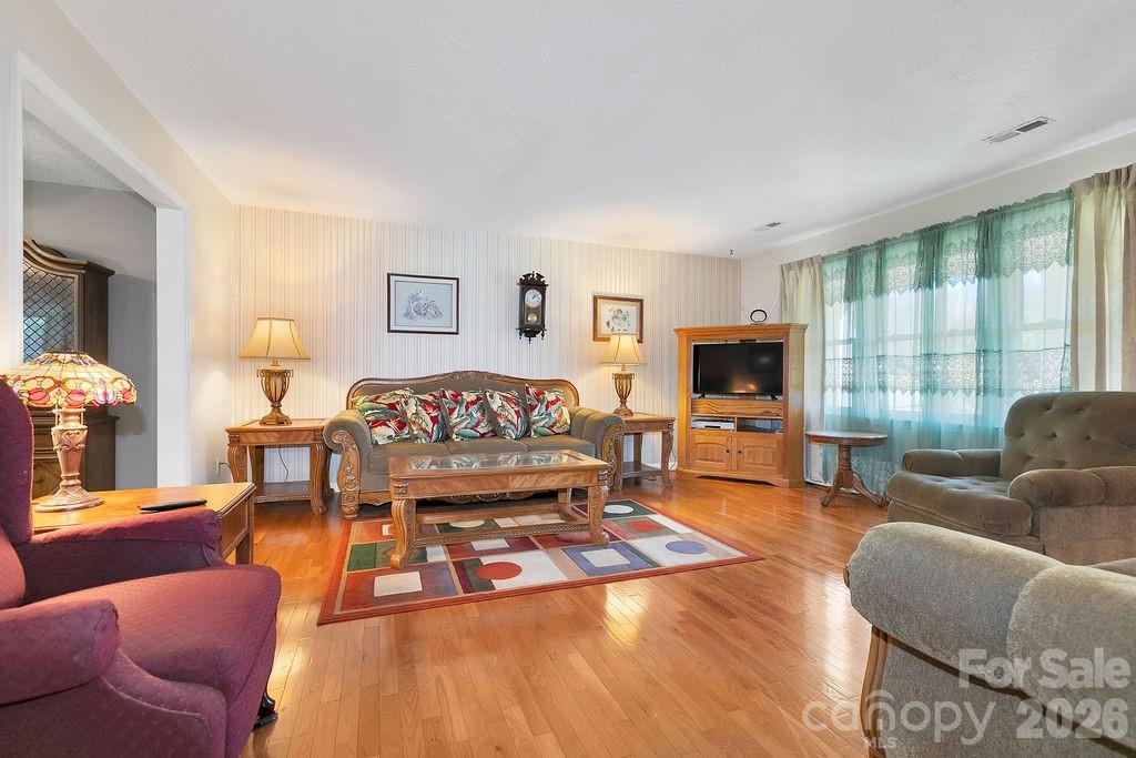 1482 Island Ford Road — Brevard