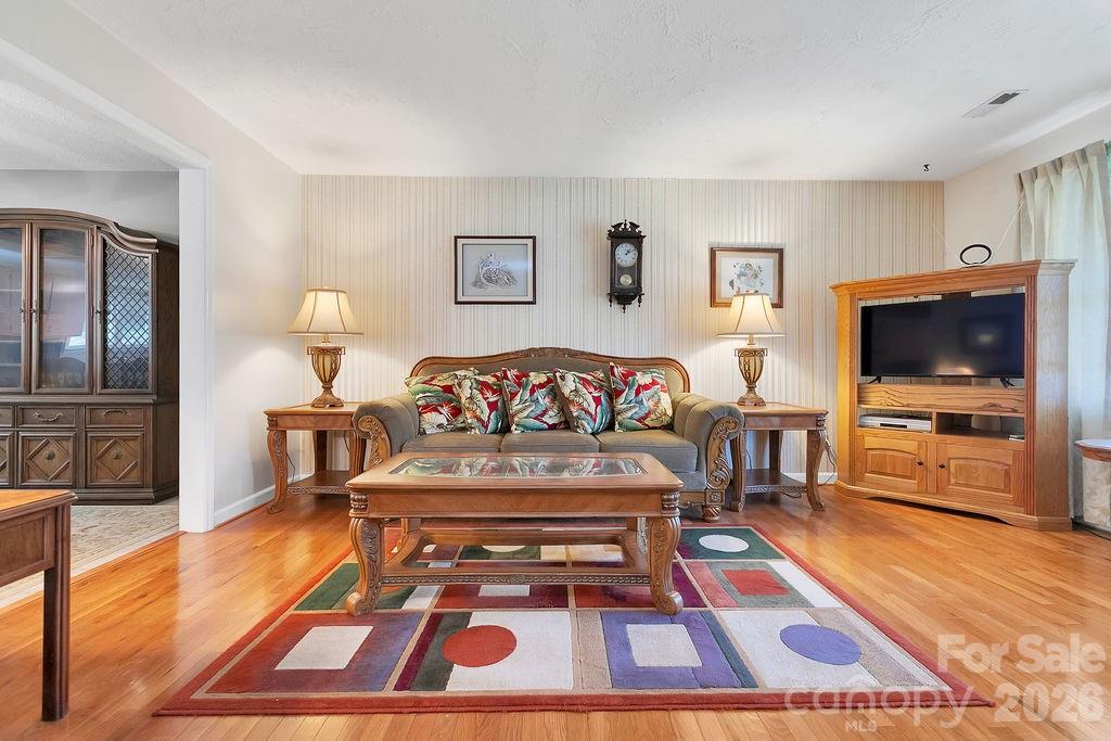 1482 Island Ford Road — Brevard
