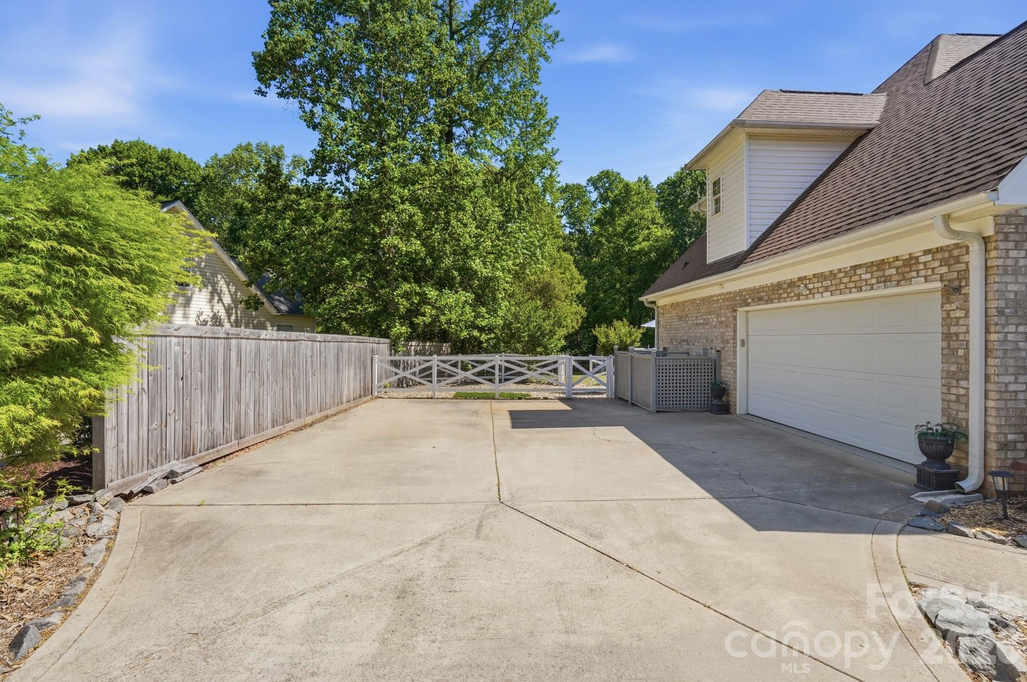 104 Ardmore Place — Mooresville